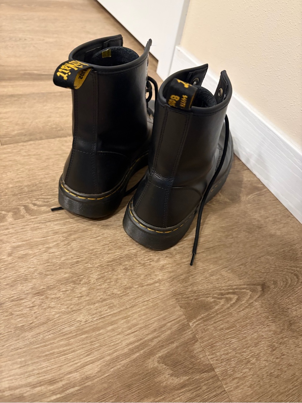 Dr. Martens 1460 Smooth Leather Lace Up Boots I Size 7 - Picture 4 of 6